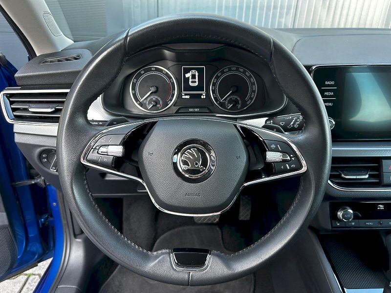 Škoda Scala (2023) 1.0 TSI 81kW DSG Style - fotka 7 z 35