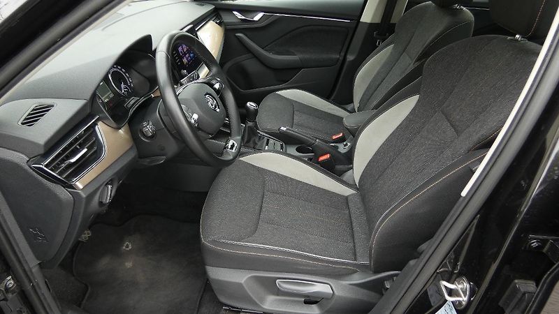 Škoda Kamiq 1,5 TSi 110KW STYLE - fotka 19 z 23