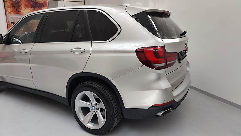 BMW X5 (2014) - fotka 6 z 63