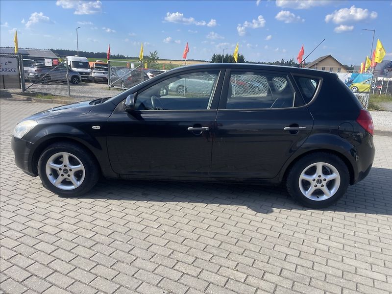Kia Ceed 1,4 CVVT 80kW Tažné nová spojk - fotka 2 z 30