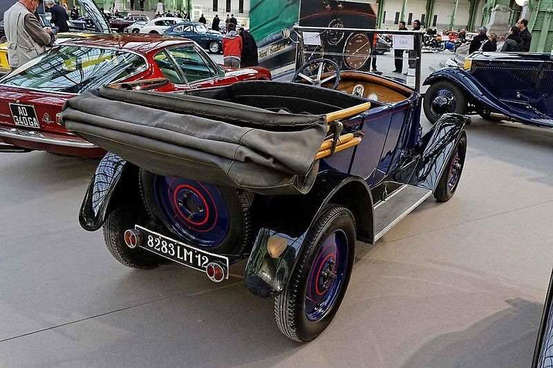 Letos si připomínáme, že před 100 lety byla zahájena výroba vozu Renault NN Torpedo, který je příznivcům motorismu a historie známý také jako Renault 6CV.
