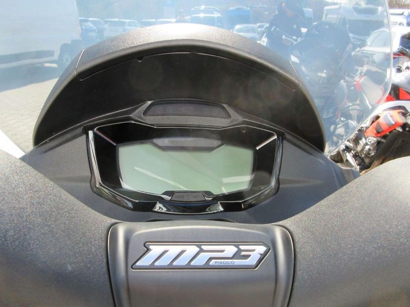 Piaggio (2026) MP3 310 S e5+ - fotka 11 z 12