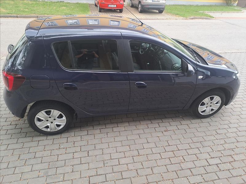 Dacia Sandero 1,0 SCe - fotka 9 z 35