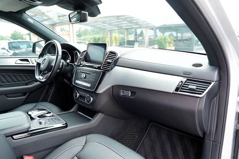 Mercedes-Benz GLE 43 AMG 4Matic/9AT/370PS/DPH - fotka 28 z 43