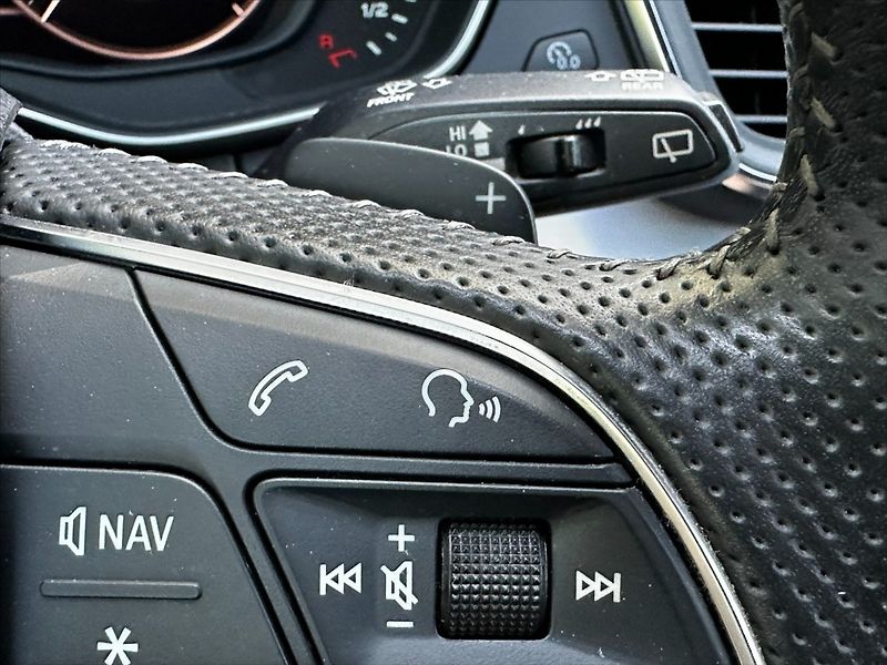 Audi Q5 2,0 TFSi 270kW-VIRTUAL-S Line - fotka 26 z 48