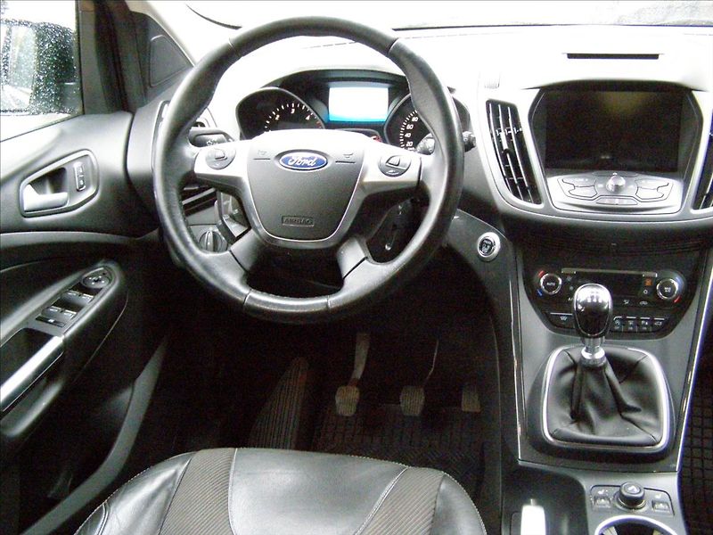 Ford Kuga 2,0   TDCI 2 majitel - fotka 20 z 30