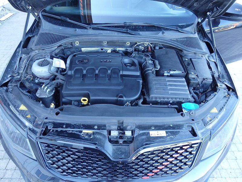 Škoda Octavia 2.0 TDI RS 135 kW NAVIGACE - fotka 21 z 22