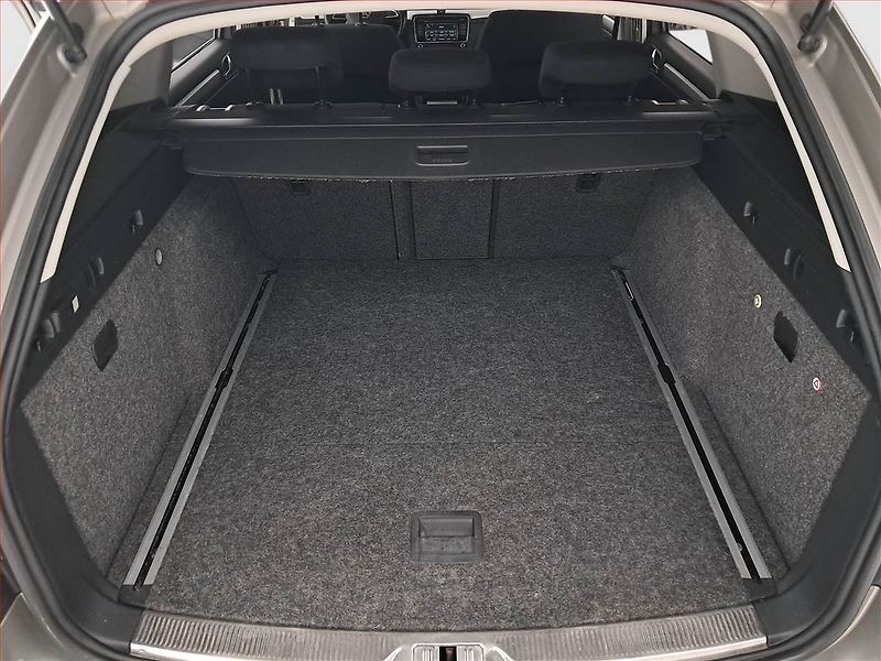 Škoda Superb (2013) Ambition 2.0 TDI, Xenony - fotka 14 z 25