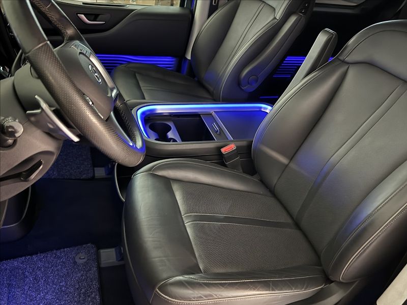 Hyundai Staria 2,2 CRDI PREMIUM LUXURY PANO - fotka 8 z 24