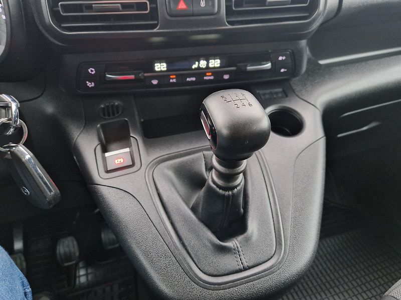Opel Combo (2021) LIFE 1,5 CDTi - fotka 24 z 30