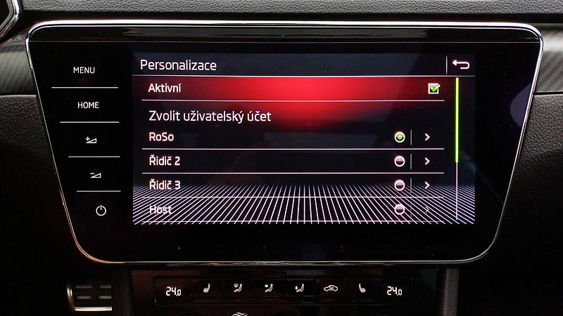 Škoda Superb 2.0TDI 140kW 4x4-WEBA-PANO-DPH - fotka 41 z 49