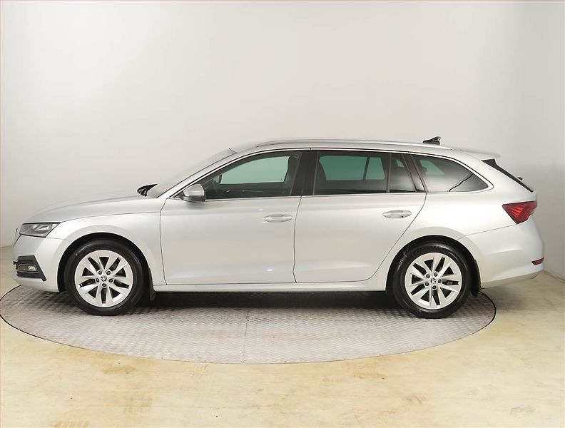 Škoda Octavia (2022) Style 1.5 TSI, ČR,1.maj - fotka 3 z 18