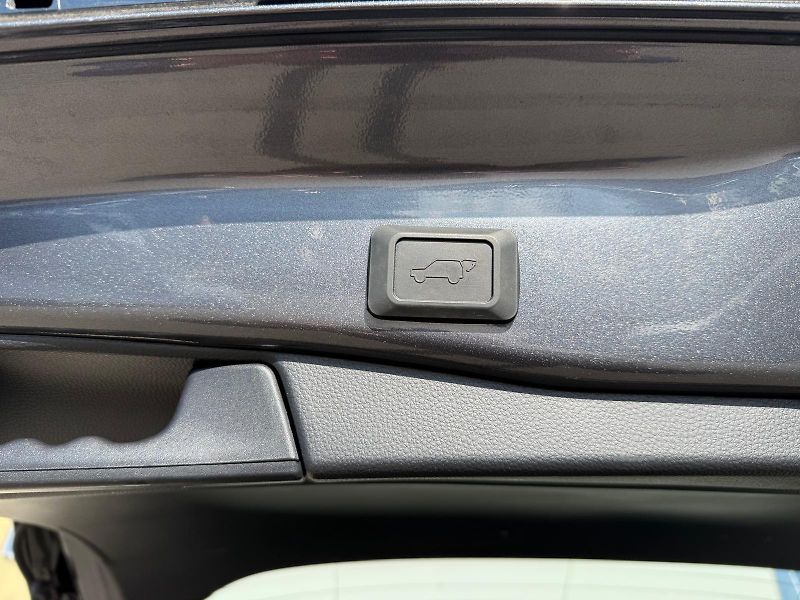 Toyota RAV4 2.5 PHEV e-CVT Selection VIP A - fotka 25 z 30