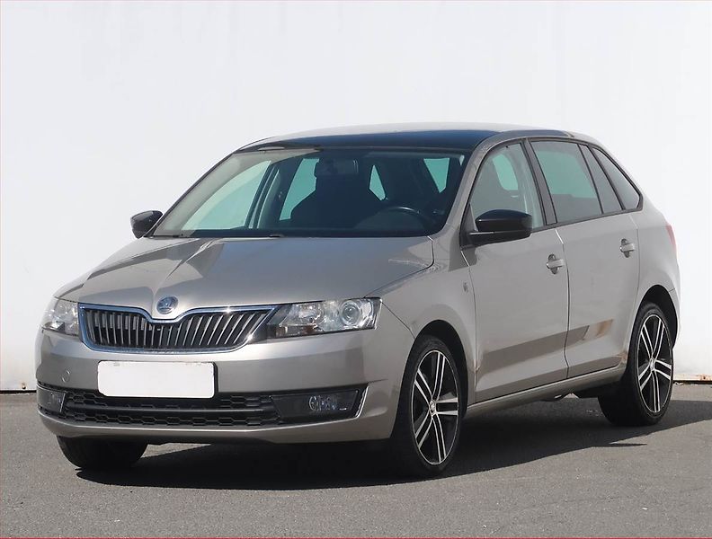 Škoda Rapid (2014) Spaceback 1.2 TSI, ČR,1.maj - fotka 2 z 19