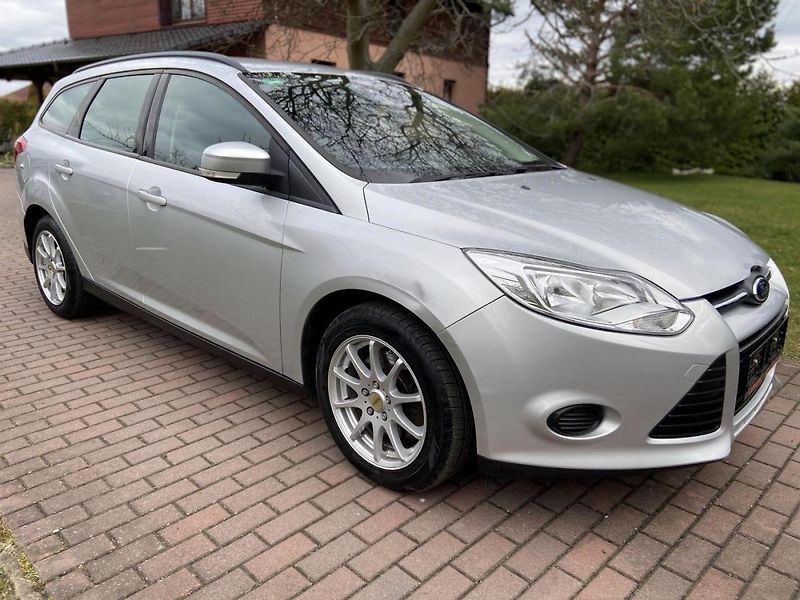 Ford Focus (2011) 1.6Tdci 85kw - fotka 1 z 29