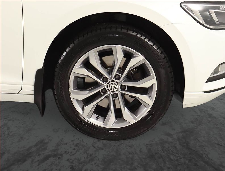 Volkswagen Passat (2017) Comfortline 1.8 TSI, ČR,1.maj - fotka 13 z 21