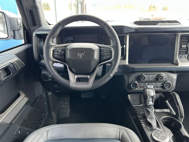 Ford Bronco 2.7 EcoBoost 246kW OUTER BANKS - fotka 11 z 32