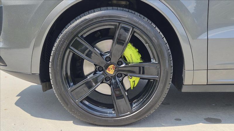 Porsche Cayenne 3,0 E-Hybrid 250Kw DPH coupe - fotka 28 z 29
