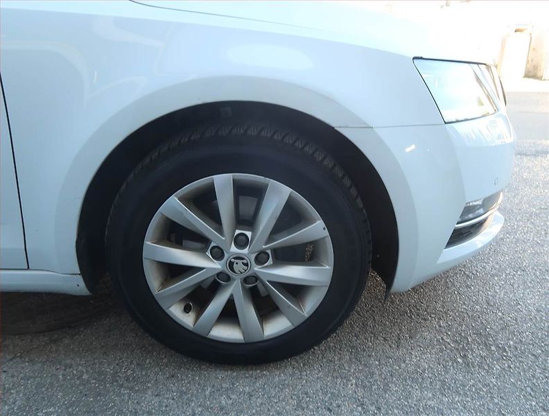 Škoda Octavia (2020) 1.5 TSI, Serv.kniha, Tempomat - fotka 15 z 17