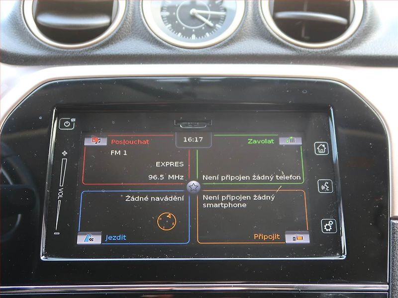 Suzuki Vitara (2017) Elegance 1.6 VVT, 4X4 - fotka 12 z 18