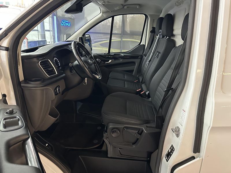 Ford Transit Custom Titanium L1 2.0 EB 130k VAN  - fotka 11 z 25