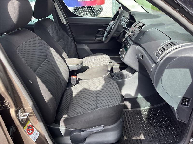 Škoda Roomster 1,2 TSi  Vyhřev,Senzory,ALU - fotka 24 z 50