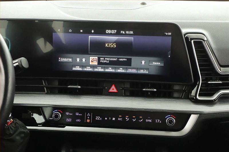 Kia Sportage (2022) Exclusive 1.6 T-GDI MHEV - fotka 10 z 17
