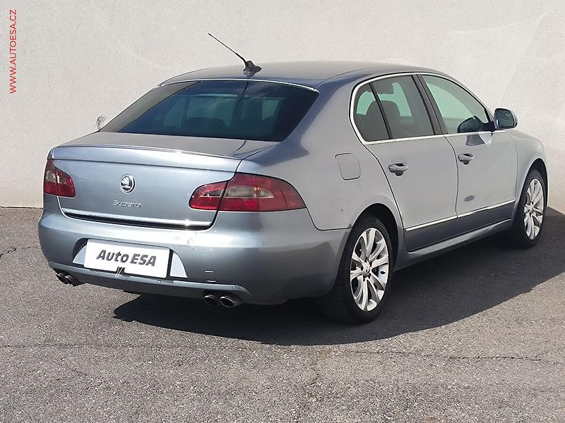 Škoda Superb (2008) 3.6 FSi 4x4, Elegance, AT - fotka 4 z 22