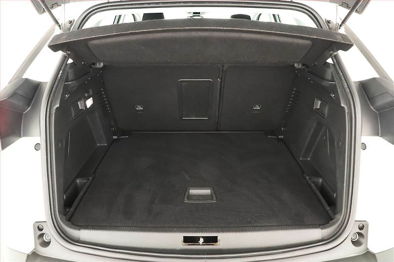 Peugeot 3008 (2017) 1.6 BlueHDi, Serv.kniha, Navi - fotka 11 z 19