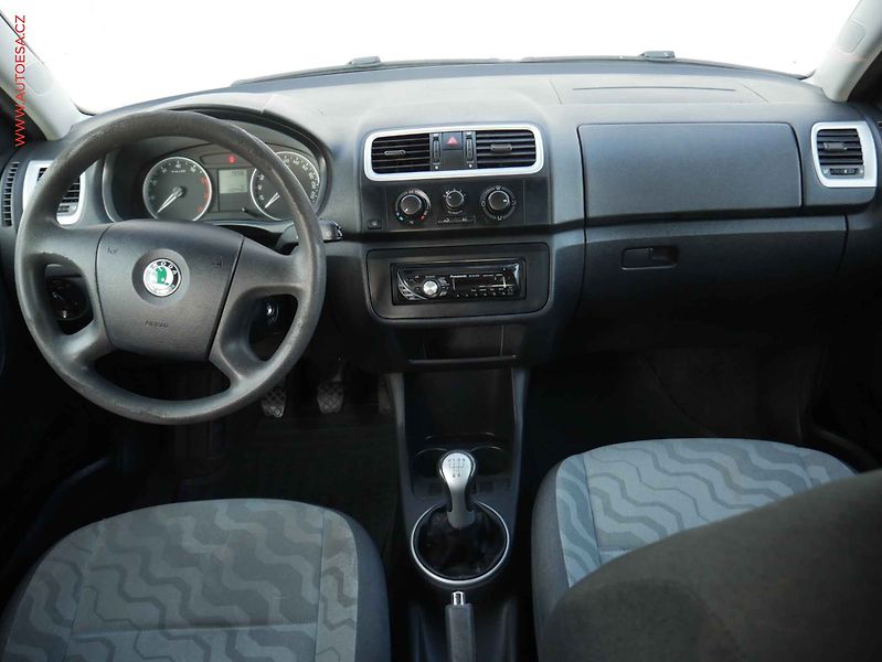 Škoda Fabia (2009) 1.2 HTP, Klima - fotka 8 z 14