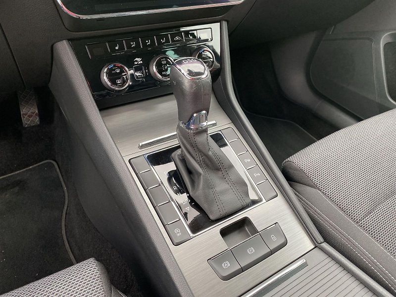 Škoda Superb (2021) 2.0 TDI DSG Style - fotka 25 z 35