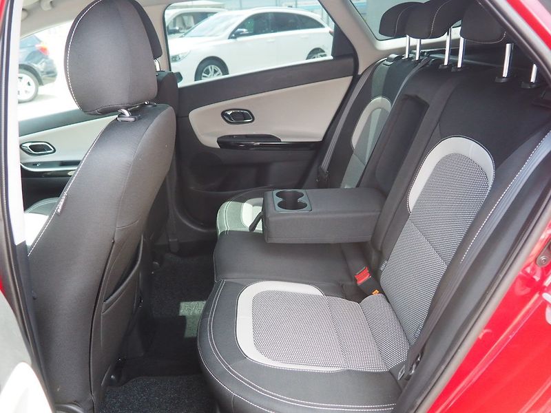 Kia Ceed (2018) 1.6 CRDi, 100 kW, 1. Maj ČR - fotka 12 z 43