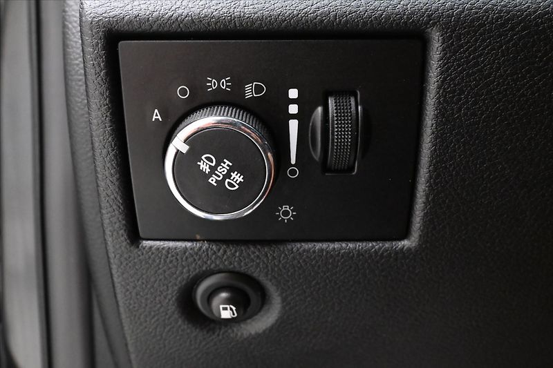 Jeep Grand Cherokee 3,0 CRD 177 kW 4x4 AT Overland - fotka 27 z 33