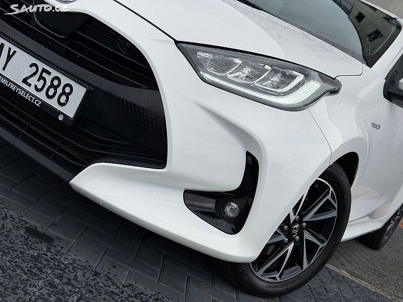 Toyota Yaris (2021) Hybrid / 1.5 VVT-i/ záruka - fotka 7 z 21