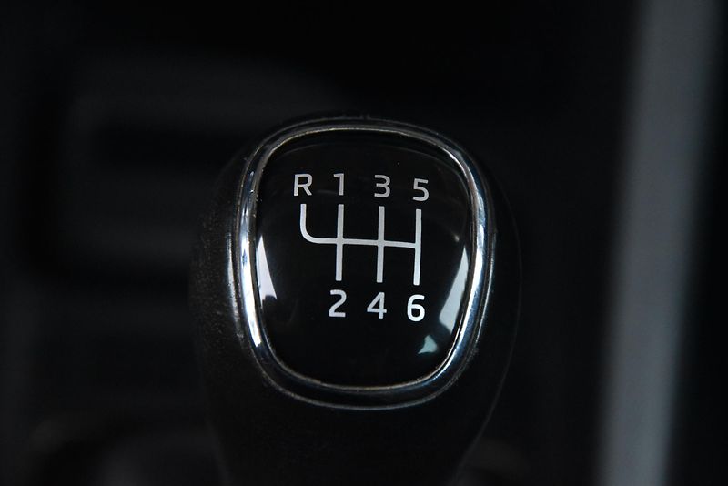 Škoda Fabia 1.2 TSi 6st STYLE,KLIMA,VÝHŘEV - fotka 32 z 50