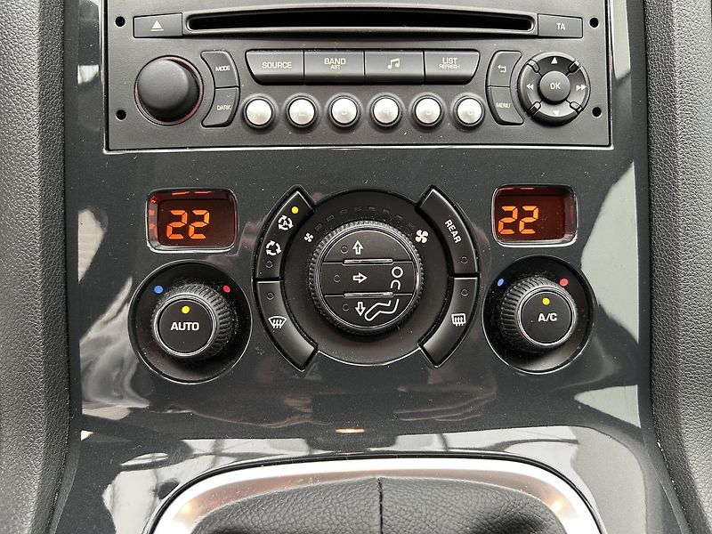 Peugeot 5008 1.6 HDI Allure - fotka 13 z 21