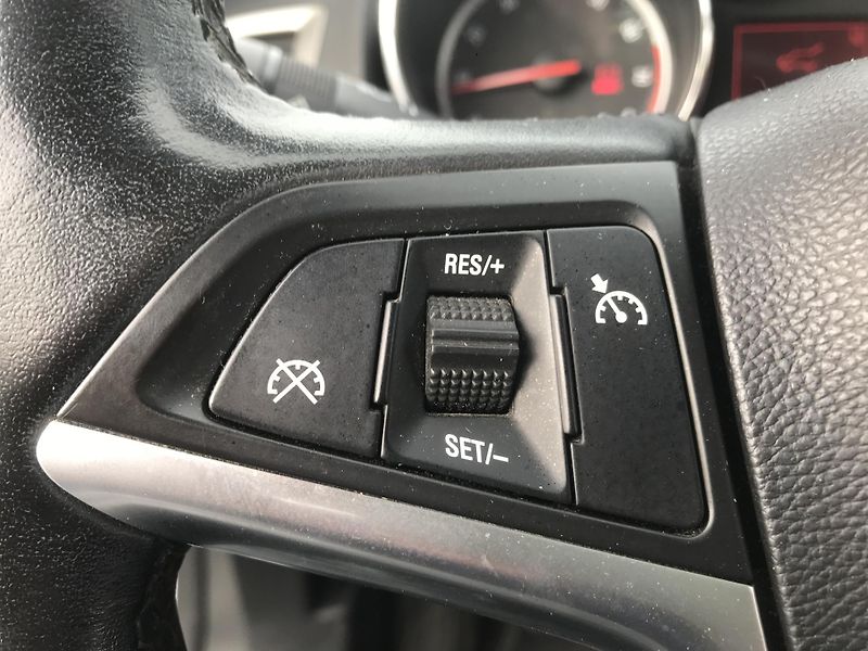 Opel Astra 1.4i 74 KW,KLIMA ,TEMPOMAT.... - fotka 15 z 16