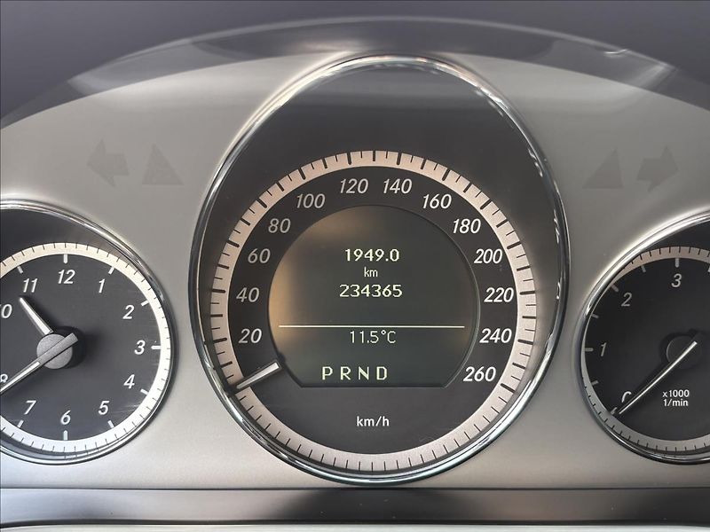 Mercedes-Benz Třídy E 2,2 250CDi AVG,Xenon,Šíbr,Kůže - fotka 29 z 39