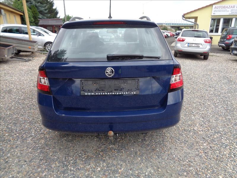 Škoda Fabia 1,0 - fotka 16 z 22
