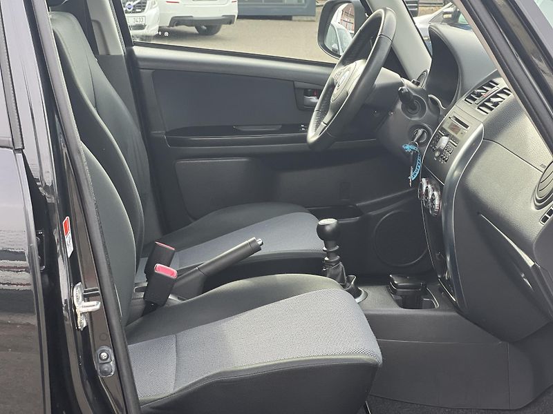 Fiat Sedici 1.9JTD 4x4 KLIMATIZACE ALU - fotka 30 z 40