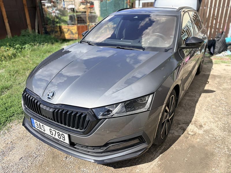 Škoda Octavia (2023) Sportline 1,5 TSI e-TEC - fotka 13 z 17