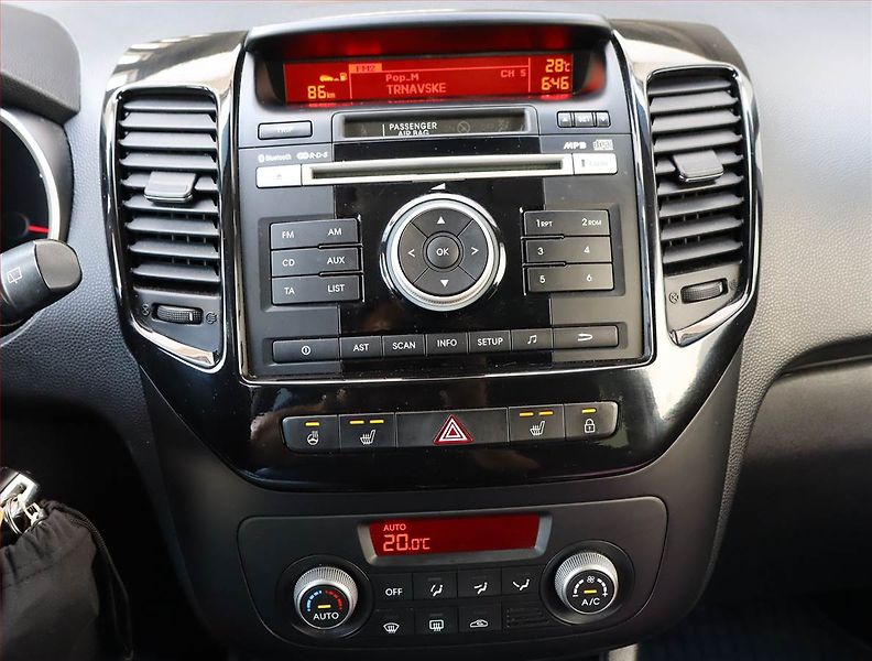 Kia Venga (2016) 1.4 CRDi, Tempomat - fotka 12 z 18