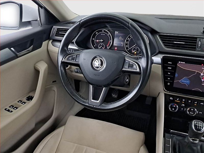 Škoda Superb (2018) Style 2.0 TDI, Kůže, Navi - fotka 7 z 20