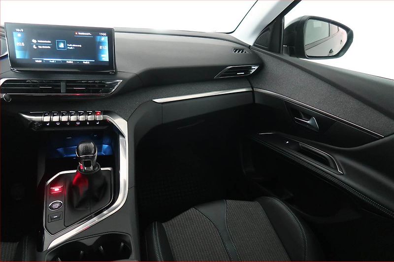 Peugeot 3008 (2022) Allure Pack 1.2 PureTech - fotka 8 z 18