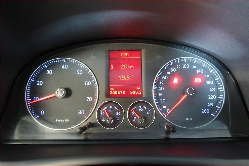 Volkswagen Touran (2007) Comfortline 1.4 TSI, Tažné - fotka 11 z 15
