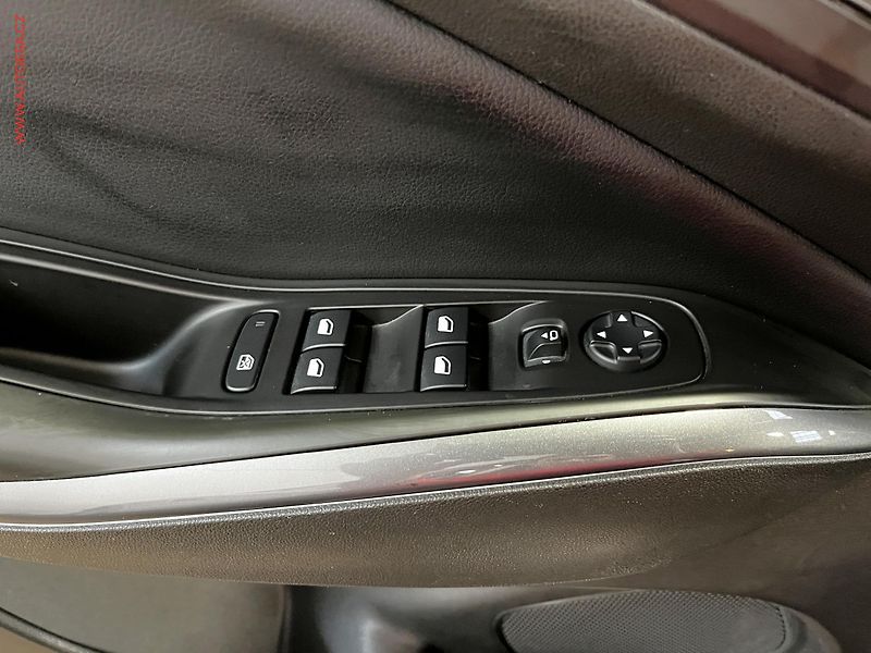 Opel Grandland X (2018) 1.5 CDTi, Innovation, TZ - fotka 12 z 19