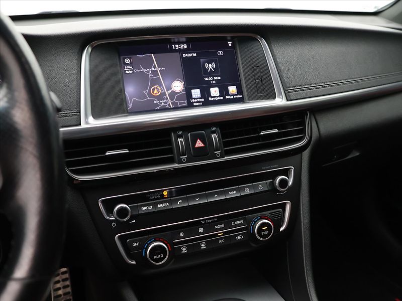 Kia Optima 2,0 T - GDI 180kW GT CZ - fotka 18 z 28