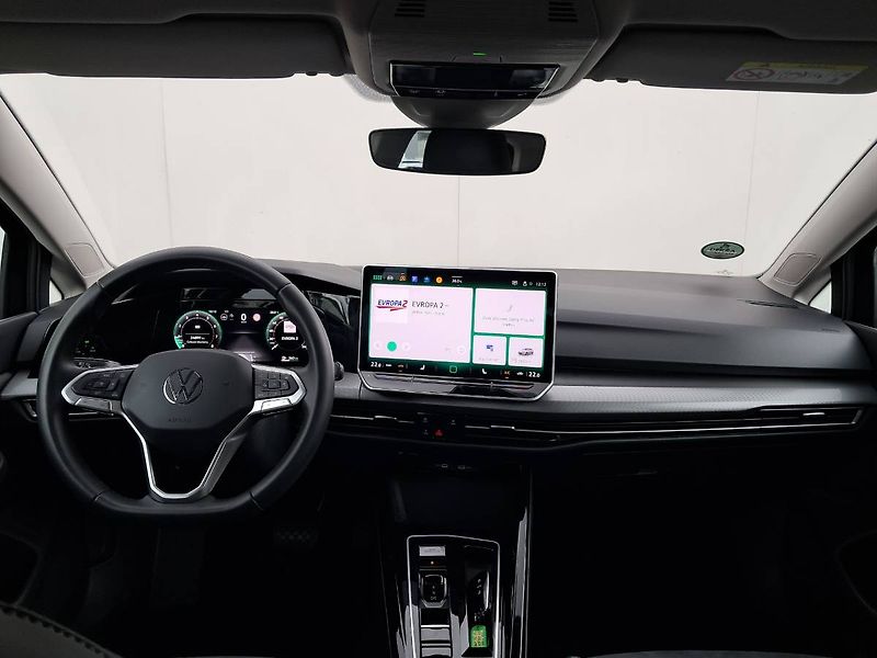 Volkswagen Golf (2024) STYLE 1.5 E-TSI / 85 kW DSG7 M - fotka 7 z 26