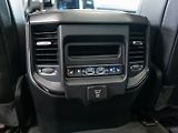 Dodge RAM (2022) 5.7 Limited Night Edition 22 - náhled 37