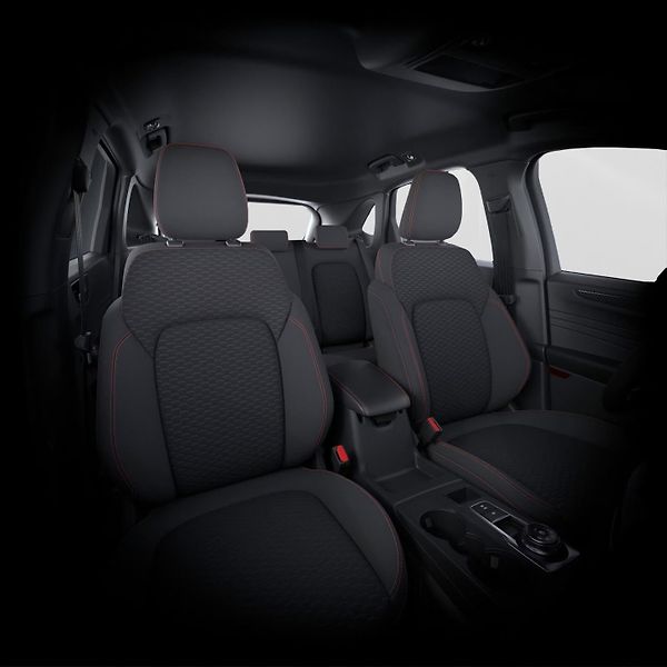 Ford Kuga (2026) 1,5 EcoBoost 137kW ST-LINE - fotka 6 z 7